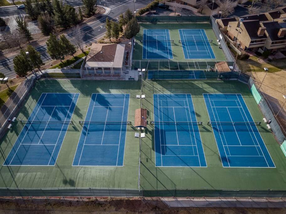 Villa 18 - 4 Bedroom! Year Round Heated Pool & Hot Tub! Games! Golf! Tennis! St. George Exterior photo